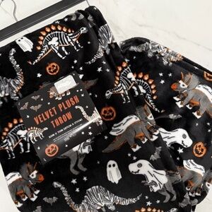 Viral Halloween Dinosaur Velvet Plush Throw Blanket 50x70 HTF